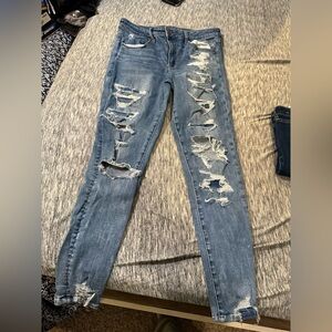 Women’s American Eagle skinny jeans